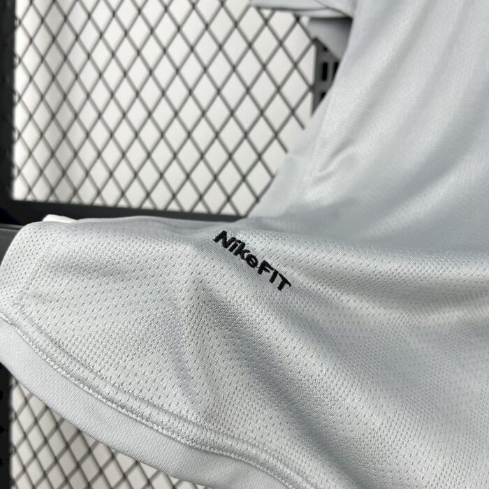 Retro Manchester United 2007/08 Goalkeeper Jersey - Image 4