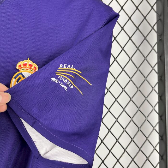 Retro Real Madrid 2002/03 Reversible Double-sided Third Jersey - Image 4