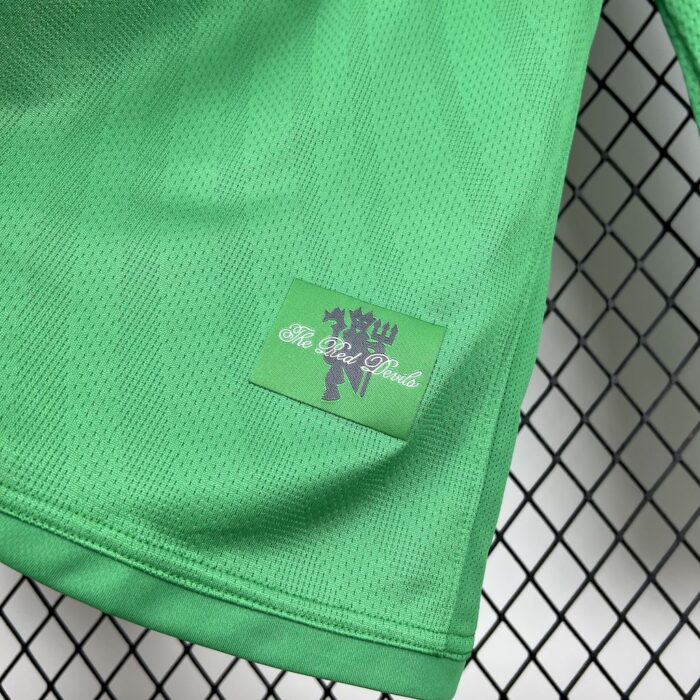 Retro Manchester United 2007/08 Goalkeeper Long Sleeve Jersey - Image 5