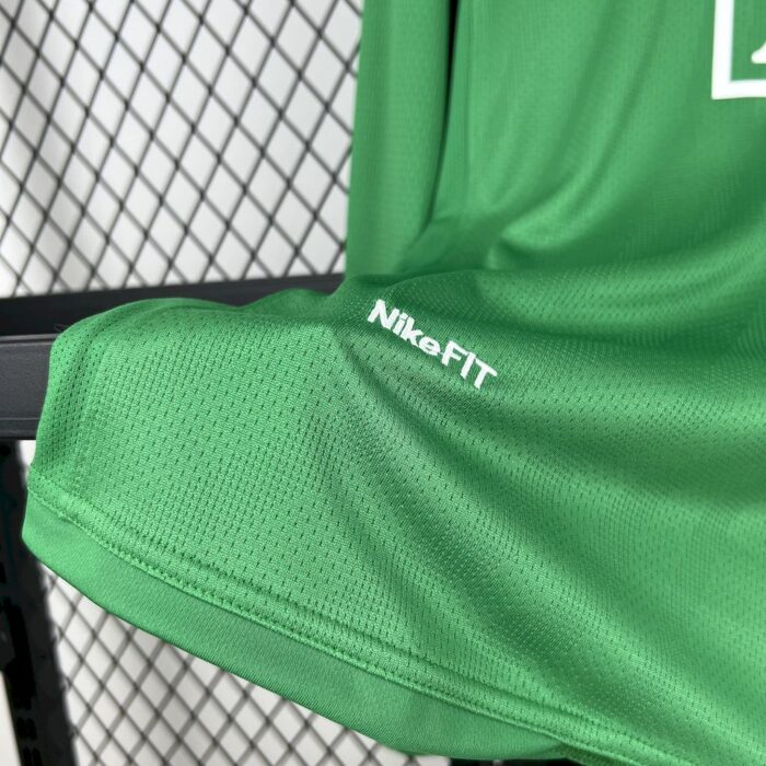 Retro Manchester United 2007/08 Goalkeeper Long Sleeve Jersey - Image 4