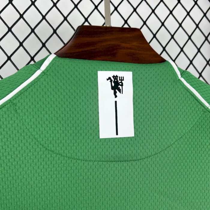 Retro Manchester United 2007/08 Goalkeeper Long Sleeve Jersey - Image 3