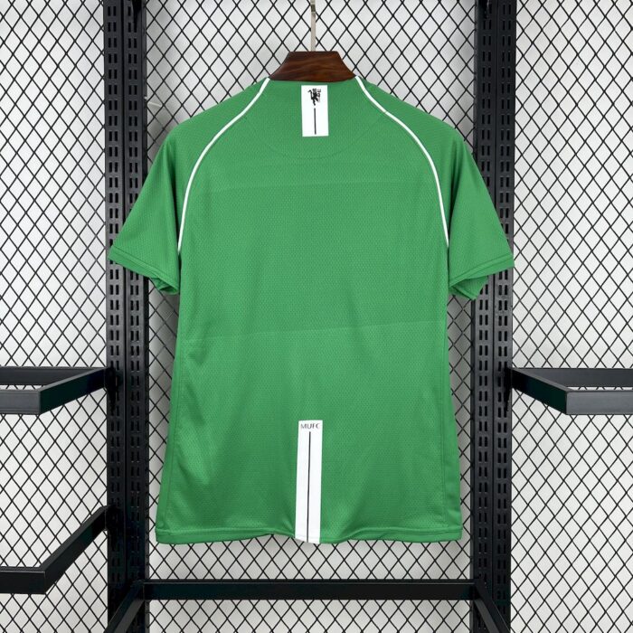 Retro Manchester United 2007/08 Goalkeeper Jersey - Image 2