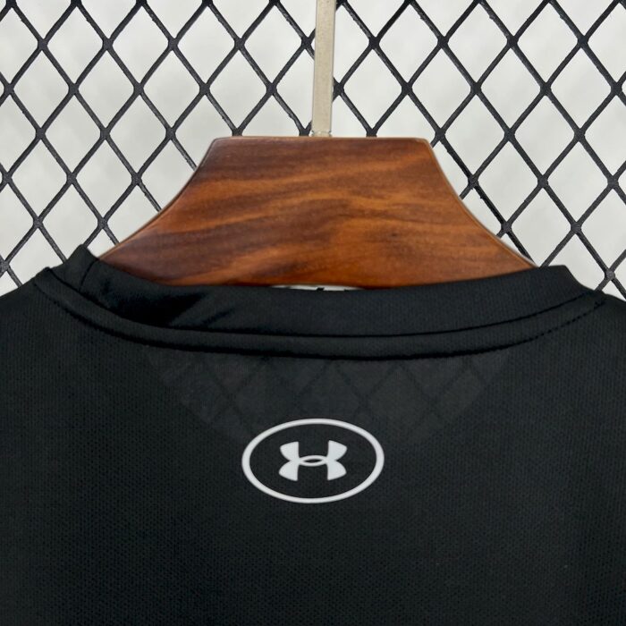 Under Armour 1043 Black T-shirt - Image 3