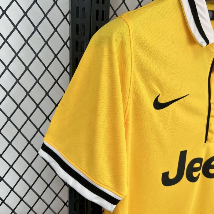 Retro Juventus 2013/14 Third Jersey - Image 5