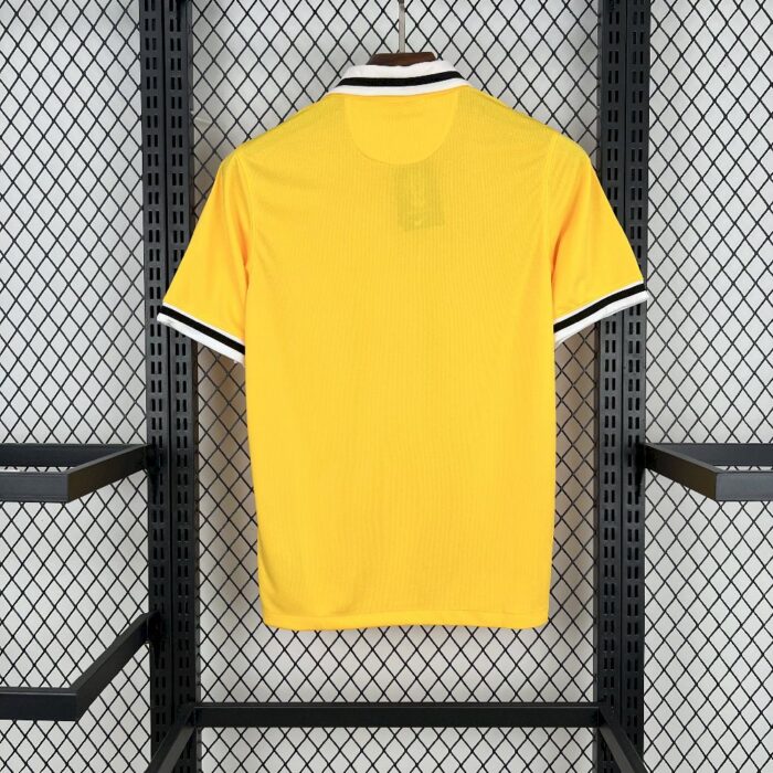 Retro Juventus 2013/14 Third Jersey - Image 2