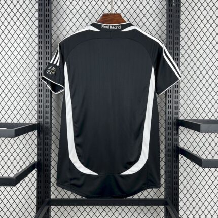 Retro Real Madrid 2006/07 Away Jersey – view 2