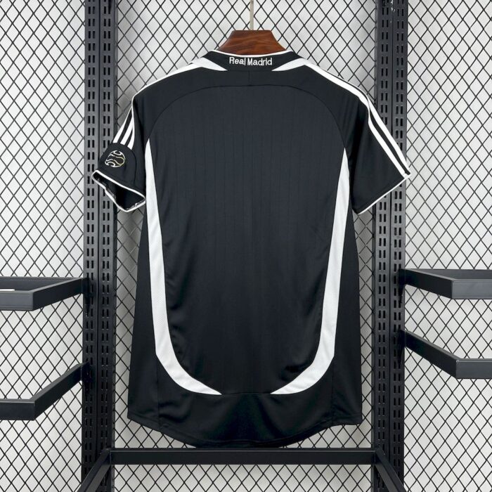 Retro Real Madrid 2006/07 Away Jersey - Image 2