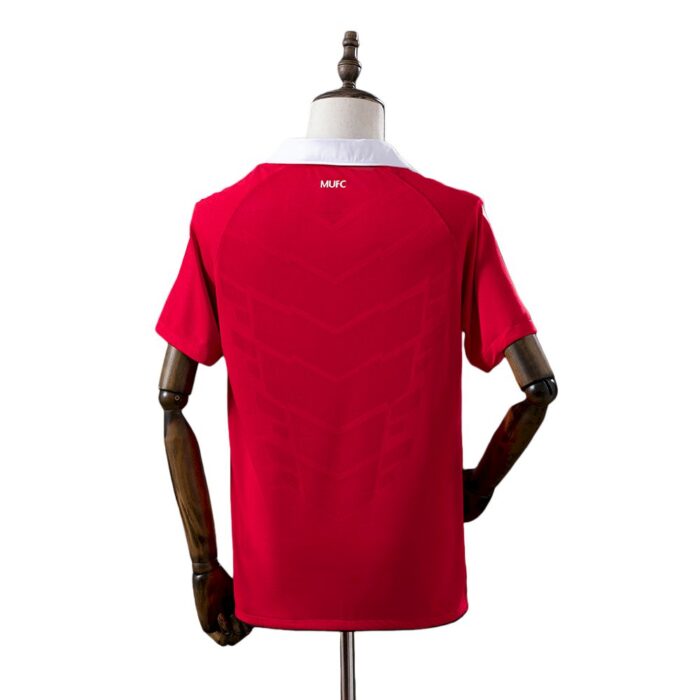 Retro Manchester United 2010/11 Home Jersey - Image 2