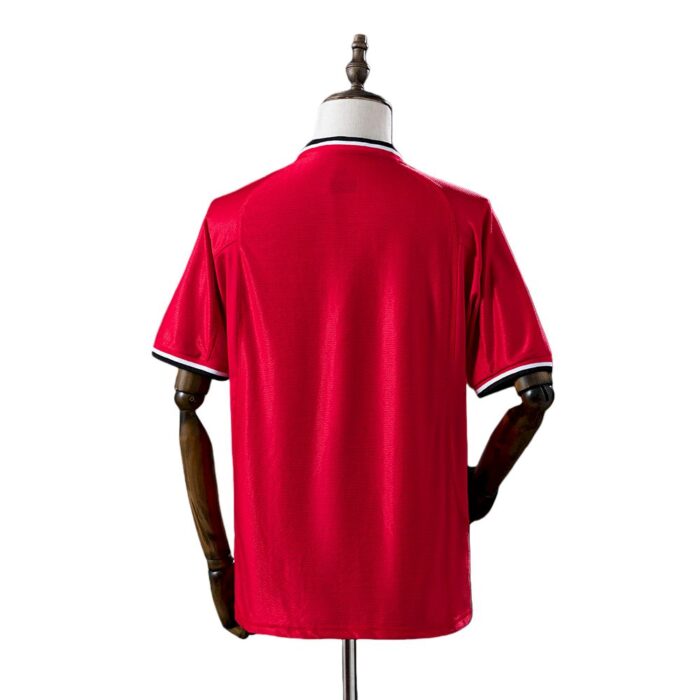 Retro Manchester United 2000/01 Home Jersey - Image 2
