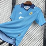 Retro Real Madrid 1999/00 Third Jersey - Image 3