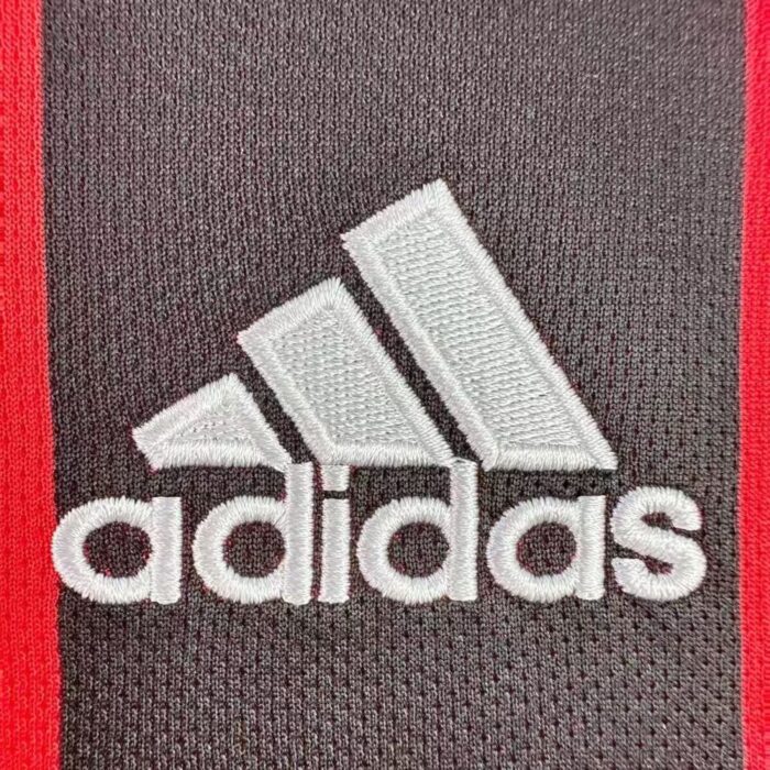 Retro AC Milan 2003/04 Home Jersey - Image 4