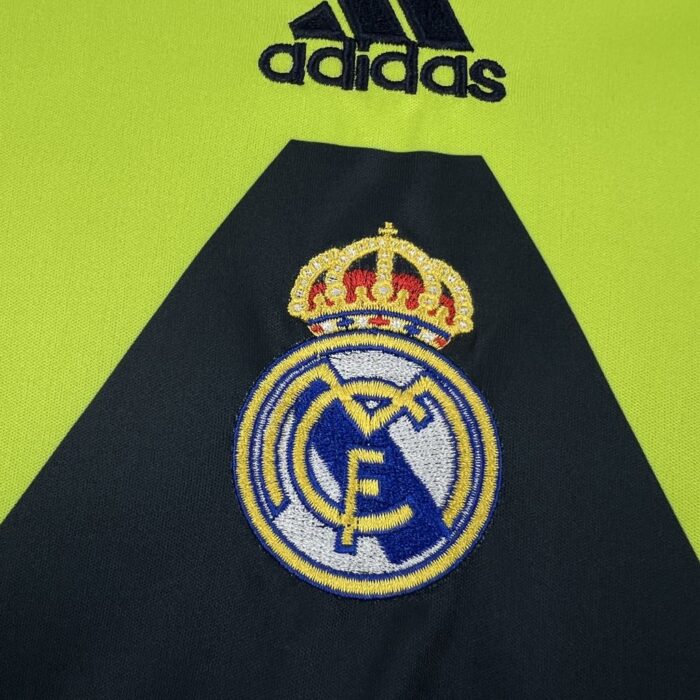 Retro Real Madrid 1999/00 Goalkeeper Long Sleeve Jersey - Image 5