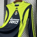 Retro Real Madrid 1999/00 Goalkeeper Long Sleeve Jersey - Image 4
