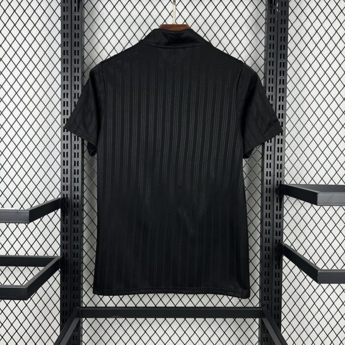 Retro Liverpool 1995/96 Black Jersey - Image 2