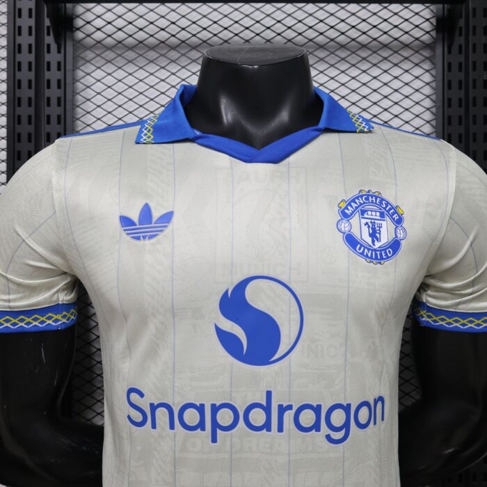 Mens Manchester United 2026/27 Concept Jersey - Image 2