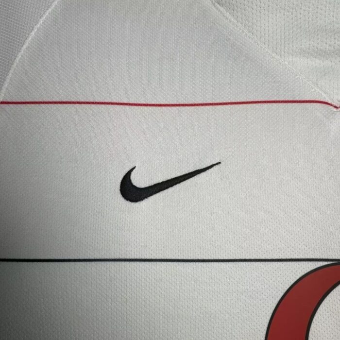 Retro Manchester United 2003/04 Third Jersey – view 6