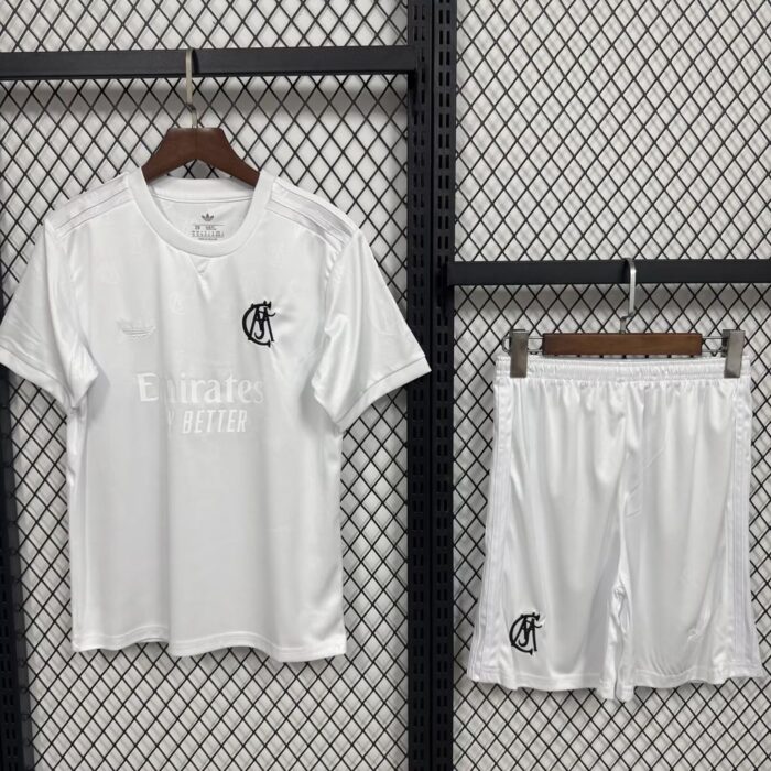 Kids Real Madrid 2026/27 125th Anniversary Kit – view 3