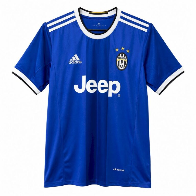 Retro Juventus 2016/17 Away Jersey