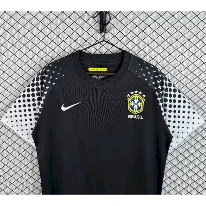 Retro Brazil 2010 Goalkeeper Jersey – view 6