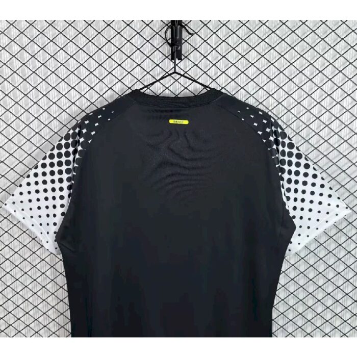 Retro Brazil 2010 Goalkeeper Jersey – view 5