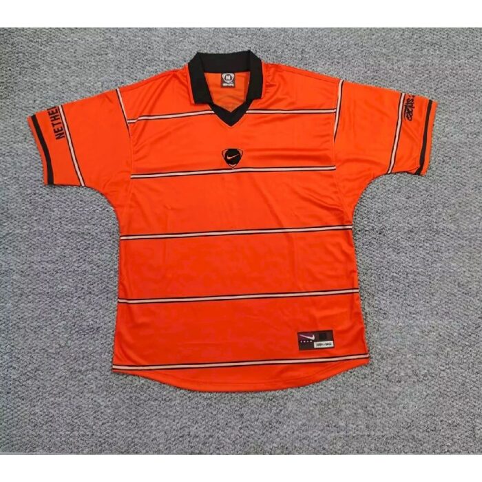 Retro Travis Scott Cactus Jack x Nike Netherlands 2000 Total 90 Jersey – view 4