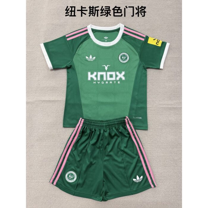Kids Newcastle United 2026/27 Goalkeeper Kit – view 4