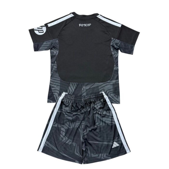 Kids Real Madrid 2026/27 Goalkeeper Kit – view 5