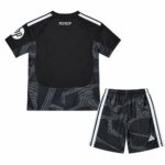 Kids Real Madrid 2026/27 Goalkeeper Kit – view 2