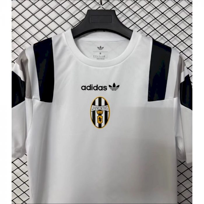 Mens Juventus 2026/27 EQT Jersey – view 4