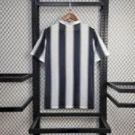 Retro Juventus 2011/12 Home Jersey - Image 2