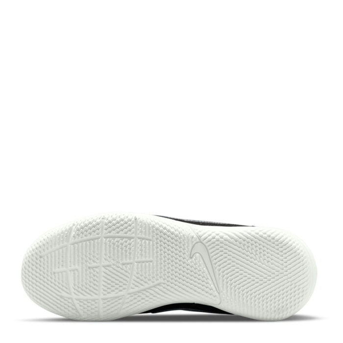 Nike Streetgato Low Top Junior Indoor Football Boots – Black/White – view 2