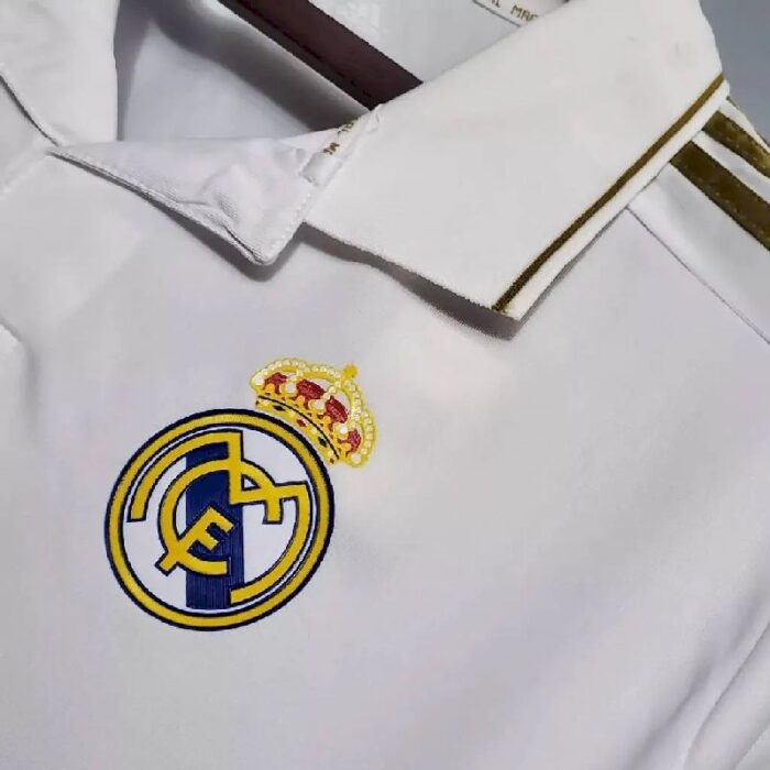 Retro Real Madrid 2011/12 Home Jersey - Image 3