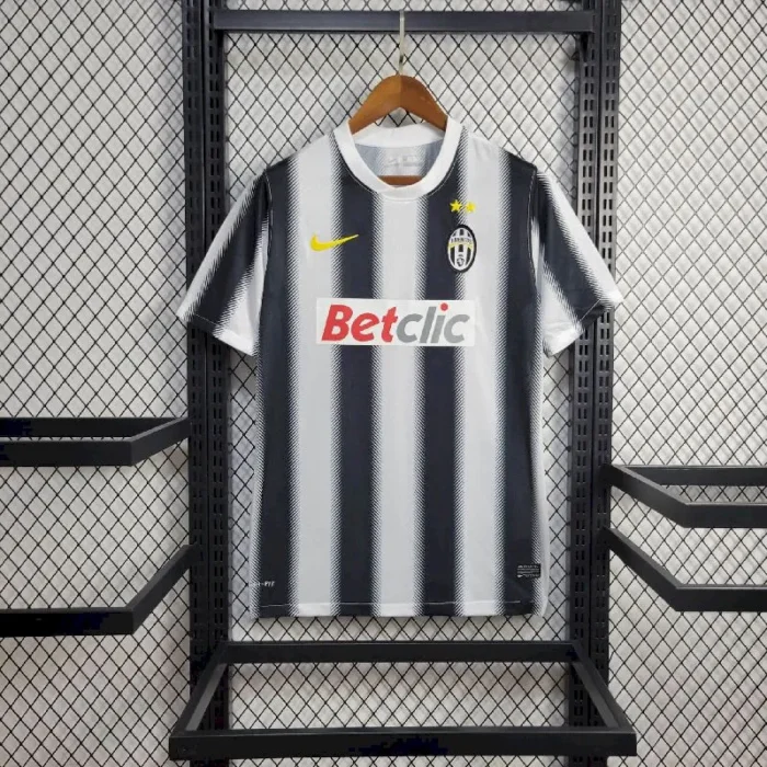 Retro Juventus 2011/12 Home Jersey - Image 3