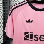 Mens Newcastle United 2025/26 Goalkeeper Jersey 3
