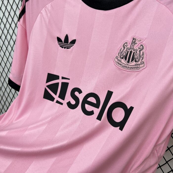 Mens Newcastle United 2025/26 Goalkeeper Jersey 1