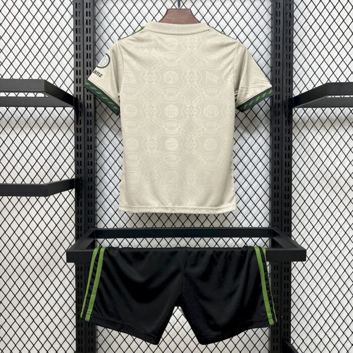 Kids Bayern Munich 2025/26 Oktoberfest Kit 9