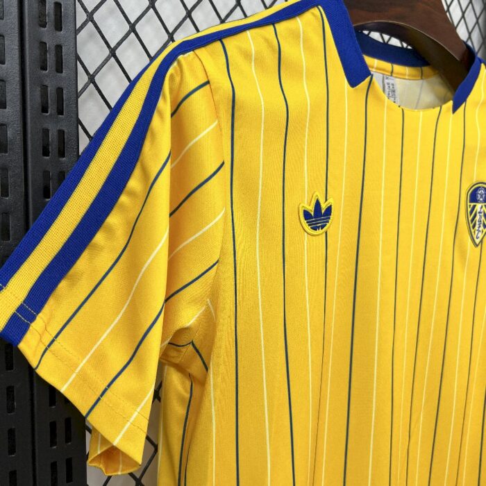 Mens Leeds United F.C.  2025/26 Icon Jersey 6