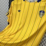 Mens Leeds United F.C.  2025/26 Icon Jersey 1