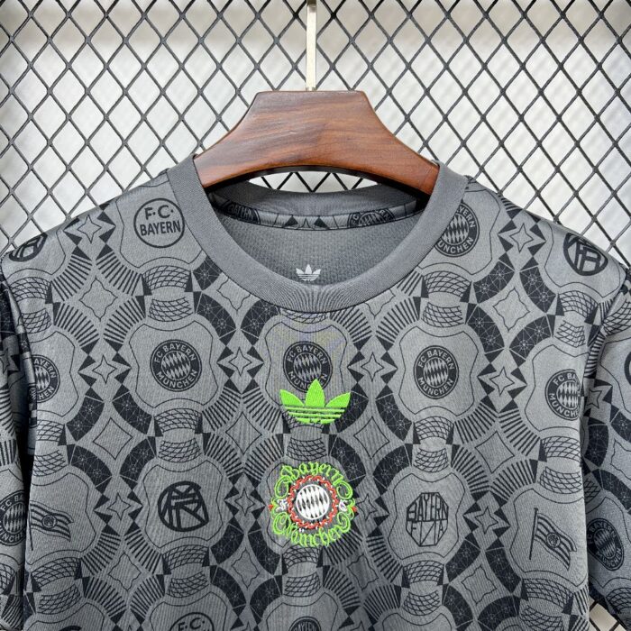 Mens Bayern Munich 2025/26 Wiesn T-Shirt Jersey 6