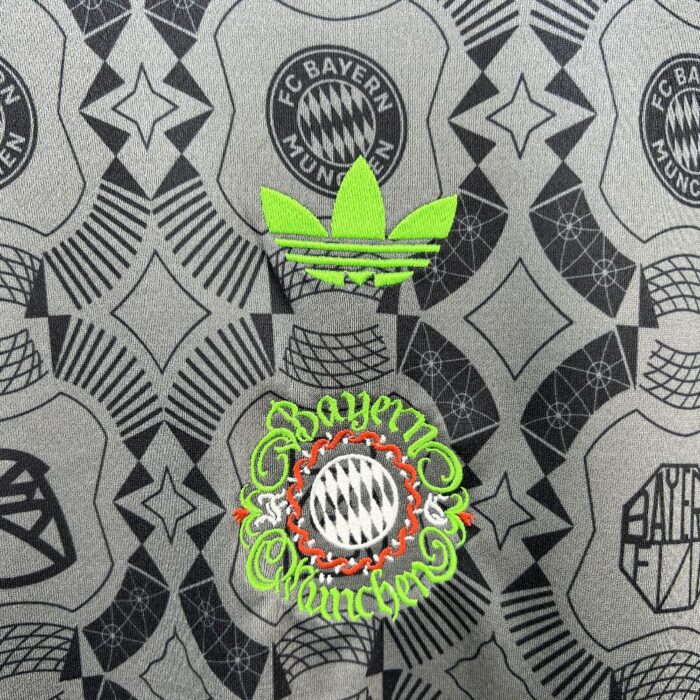 Mens Bayern Munich 2025/26 Wiesn T-Shirt Jersey 5
