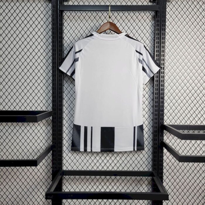 Womens Juventus 2025/26 Home Jersey 1