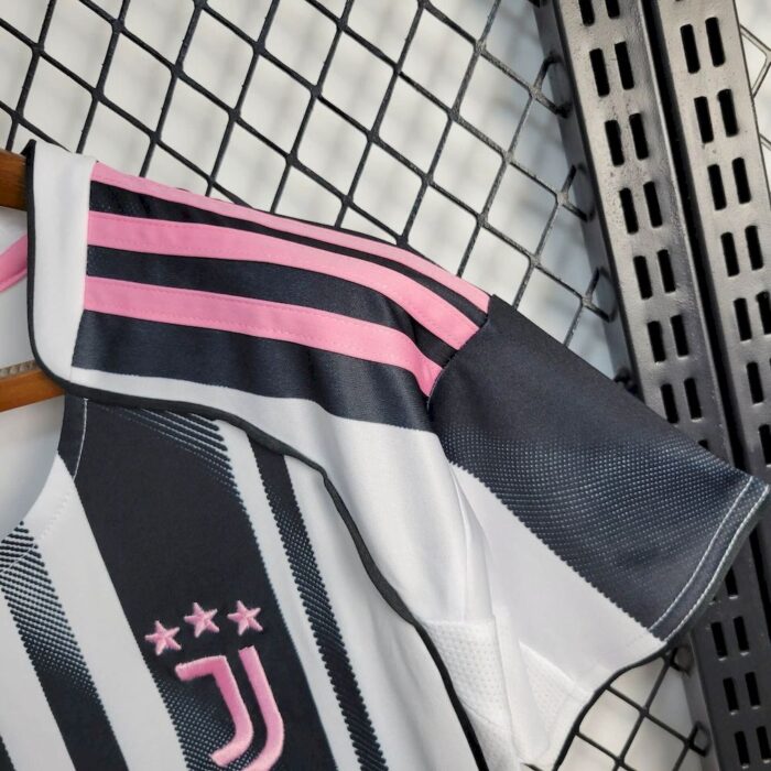 Womens Juventus 2025/26 Home Jersey 3