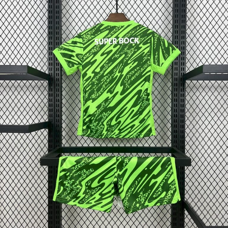 Kids Sporting CP 2025/26 Goalkeeper Kit 1
