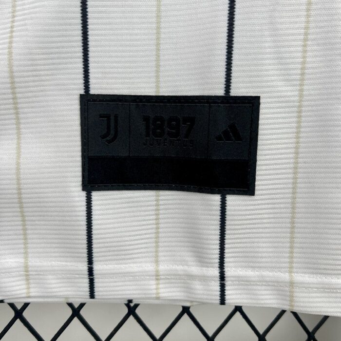 Mens Juventus 2025/26 Baseball Jersey 4