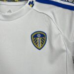 Kids Leeds United F.C. 2025/26 Home Kit 7