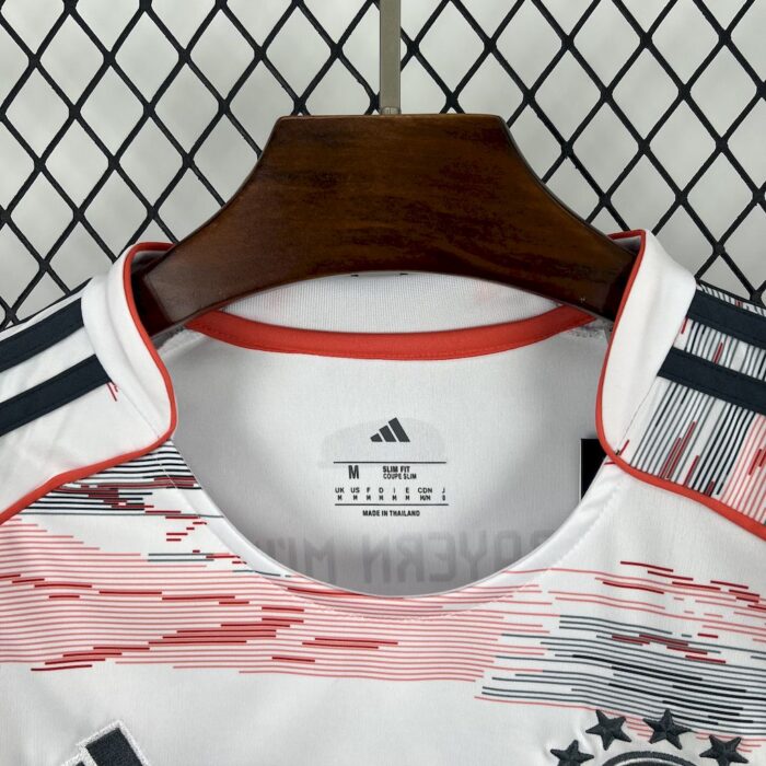 Womens Bayern Munich 2025/26 Away Jersey 8