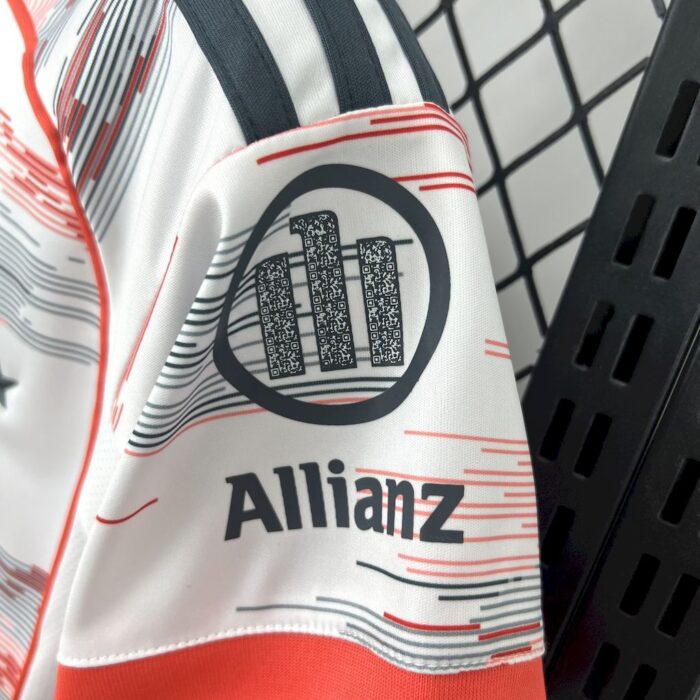 Womens Bayern Munich 2025/26 Away Jersey 3