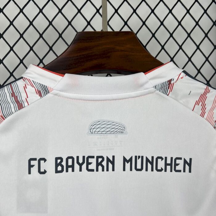 Womens Bayern Munich 2025/26 Away Jersey 2