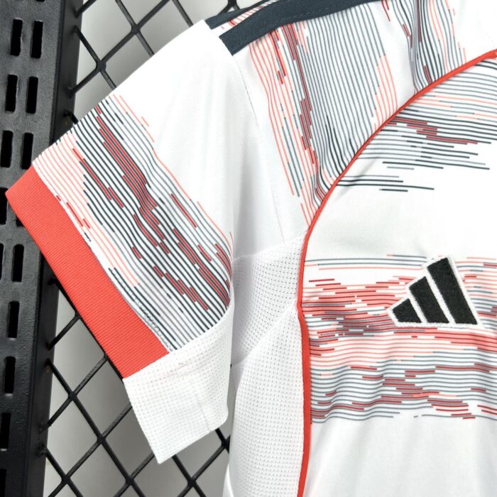 Kids Bayern Munich 2025/26 Away Kit 7