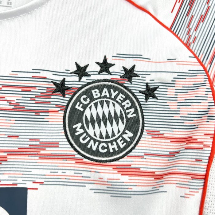 Kids Bayern Munich 2025/26 Away Kit 5
